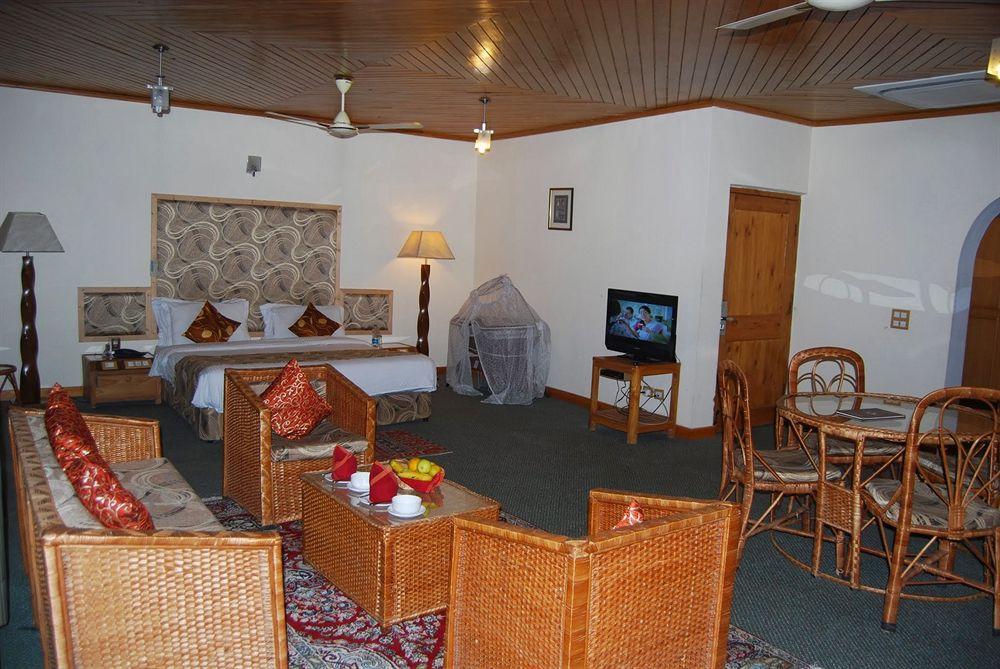 Hotel Heevan Resort Srīnagar エクステリア 写真