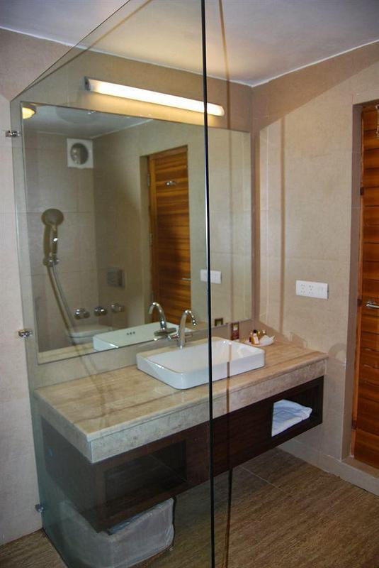 Hotel Heevan Resort Srīnagar エクステリア 写真