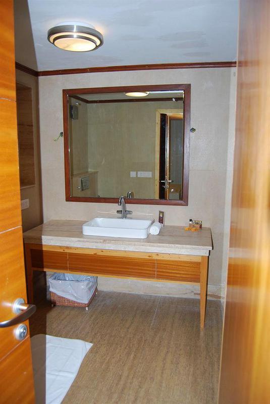 Hotel Heevan Resort Srīnagar エクステリア 写真